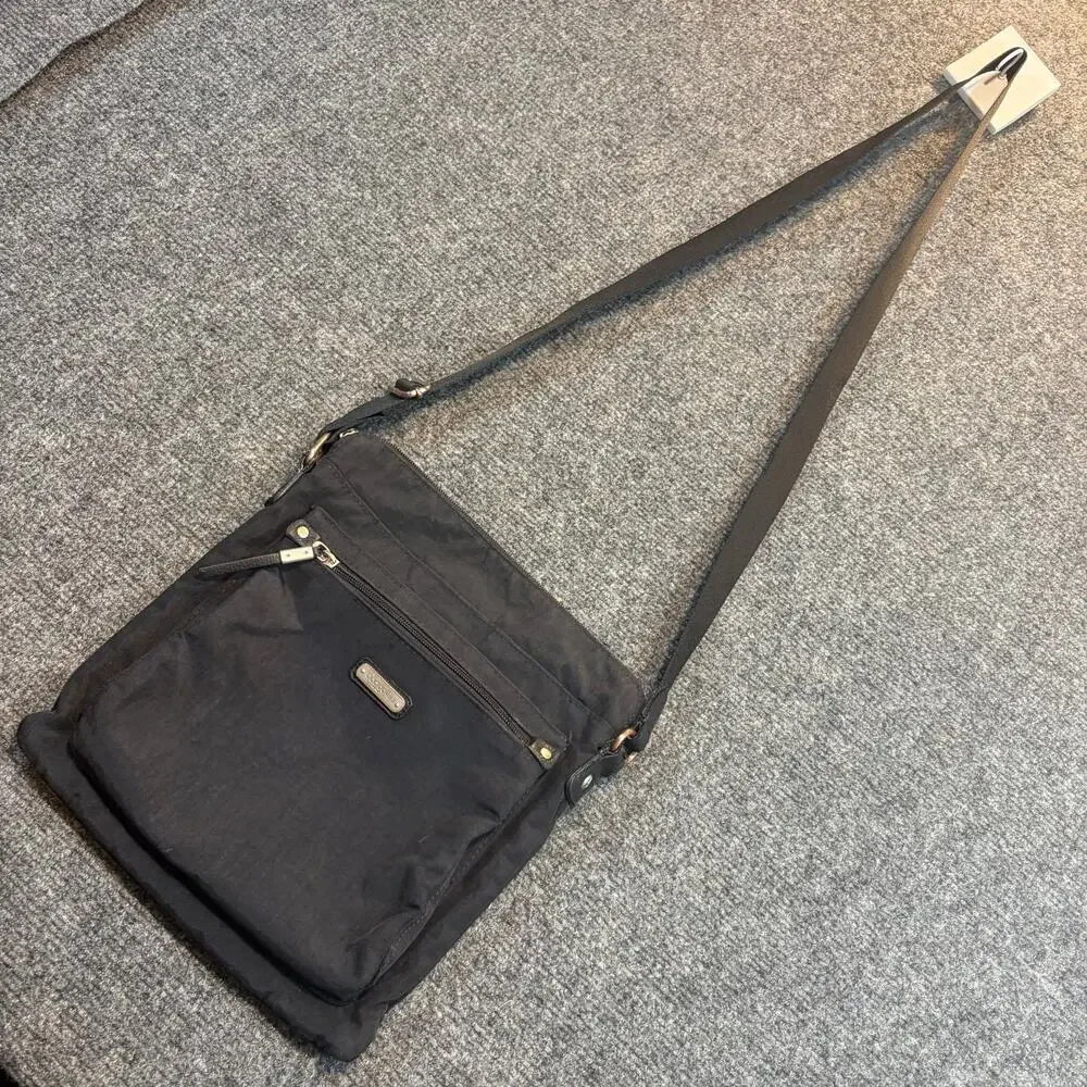 Baggallini Black Nylon Lightweight Travel Crossbody Bag Purse Silver Hardware